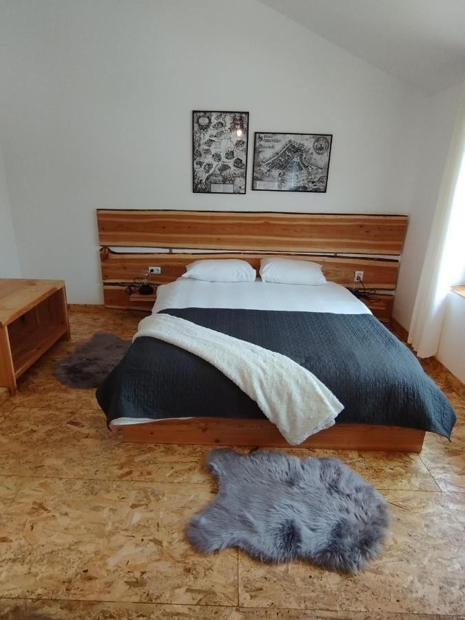 Middlehouse * Braşov