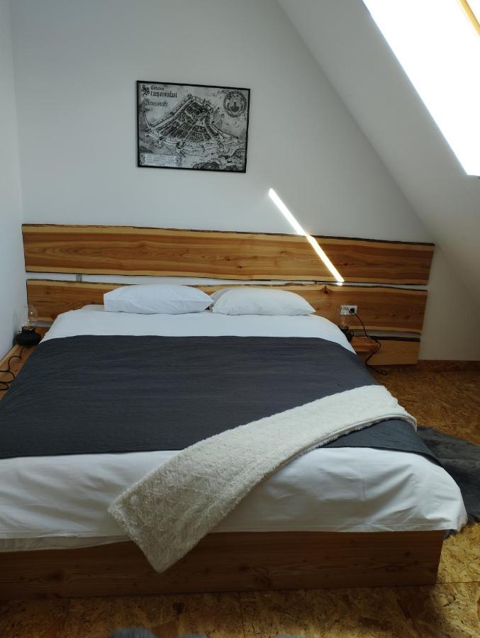 Middlehouse Guest house *
