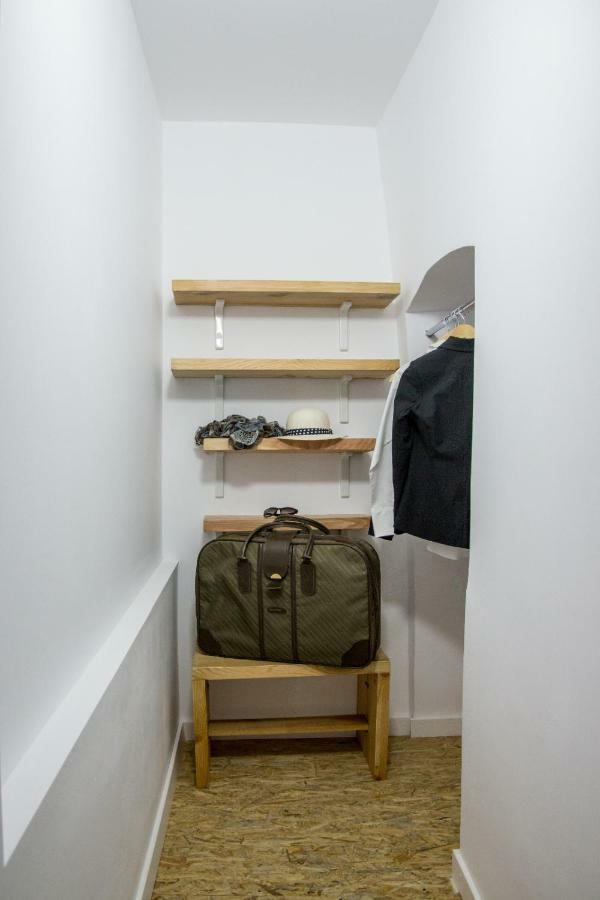 Middlehouse *