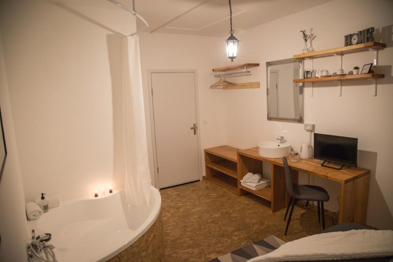 Middlehouse Guest house Brasov